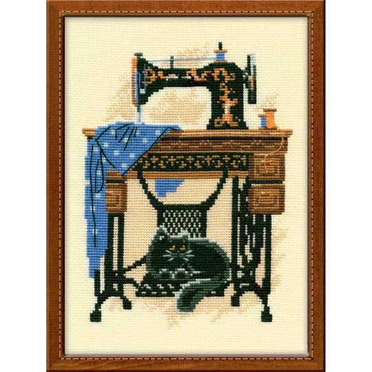 Image 1 of RIOLIS Cat with Sewing Machine Cross Stitch Kit