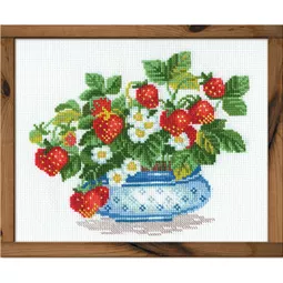 RIOLIS Basket of Strawberries Cross Stitch Kit