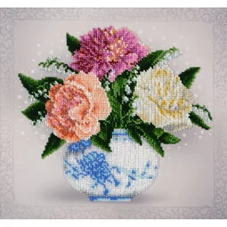 VDV Floral Sketch Carnations Embroidery Kit