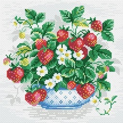 RIOLIS Basket of Strawberries Diamond Mosaic Kit