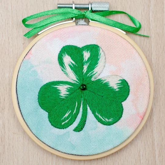 Image 1 of VDV Clover Embroidery Kit
