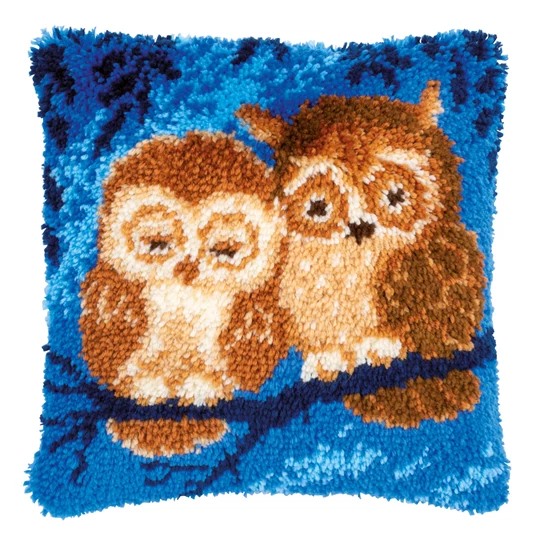 Image 1 of Vervaco Cuddling Owls Latch Hook Latch Hook Cushion Kit
