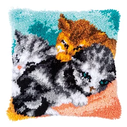 Vervaco Cute Kittens Latch Hook Cushion Kit