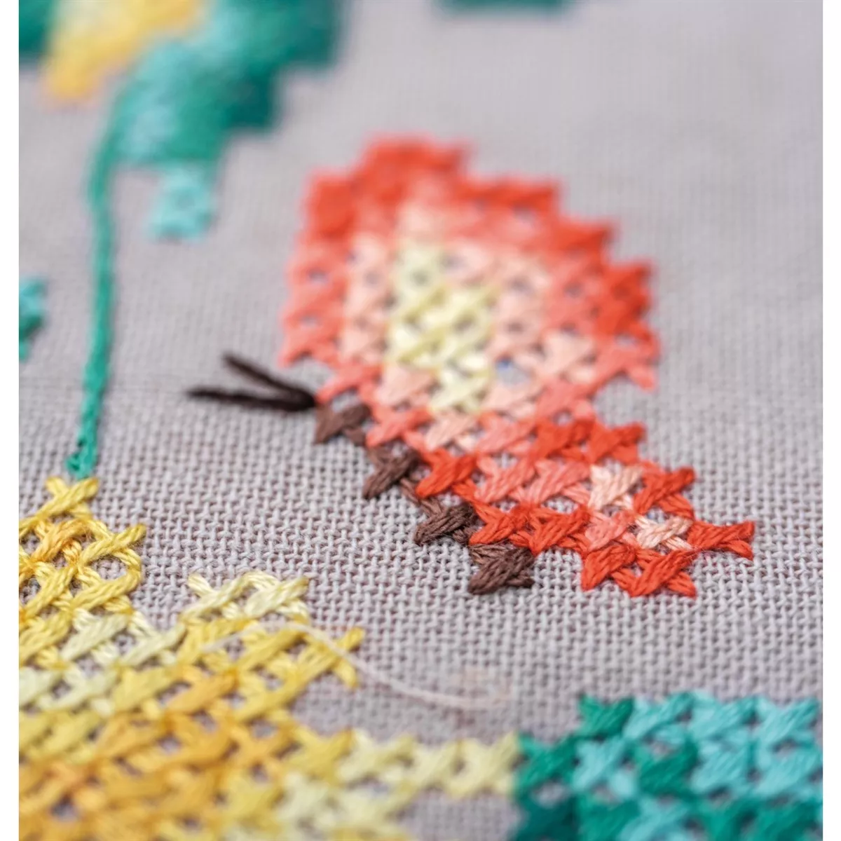 Vervaco Sunflowers Runner Cross Stitch Table Runner Kit — image 2